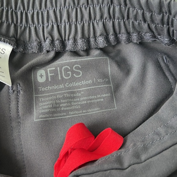 FIGS Yola Skinny scrub pants - Picture 2 of 4